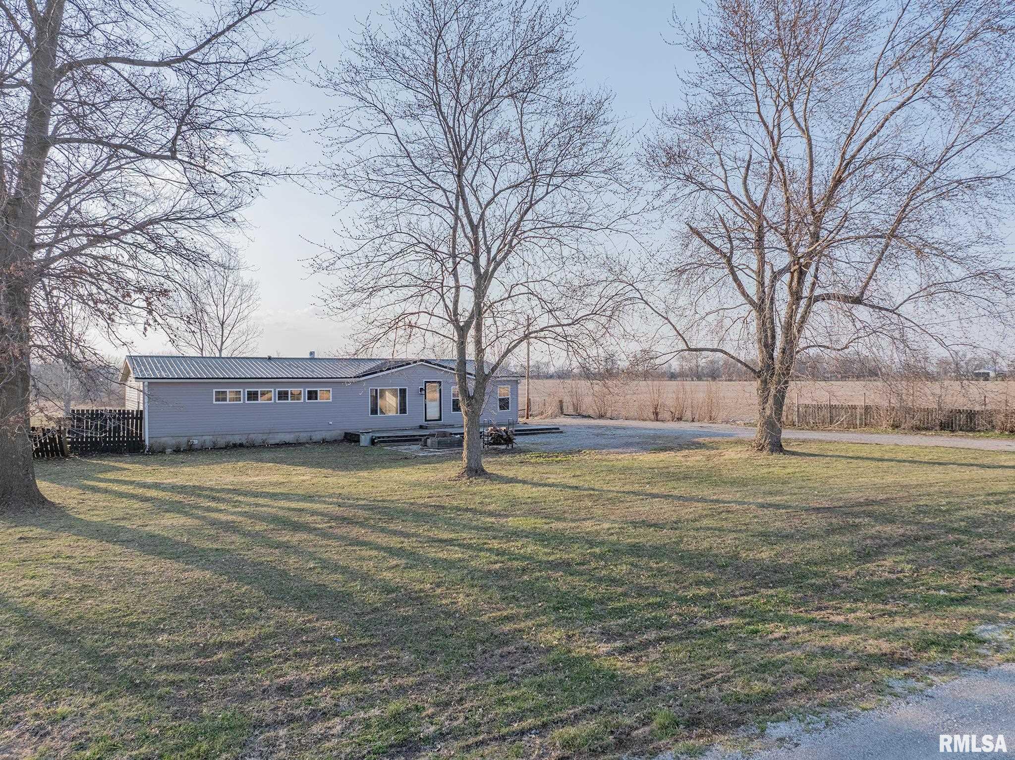 1987 Charleston Road Salem, IL 62881 - Photo 2 of 39