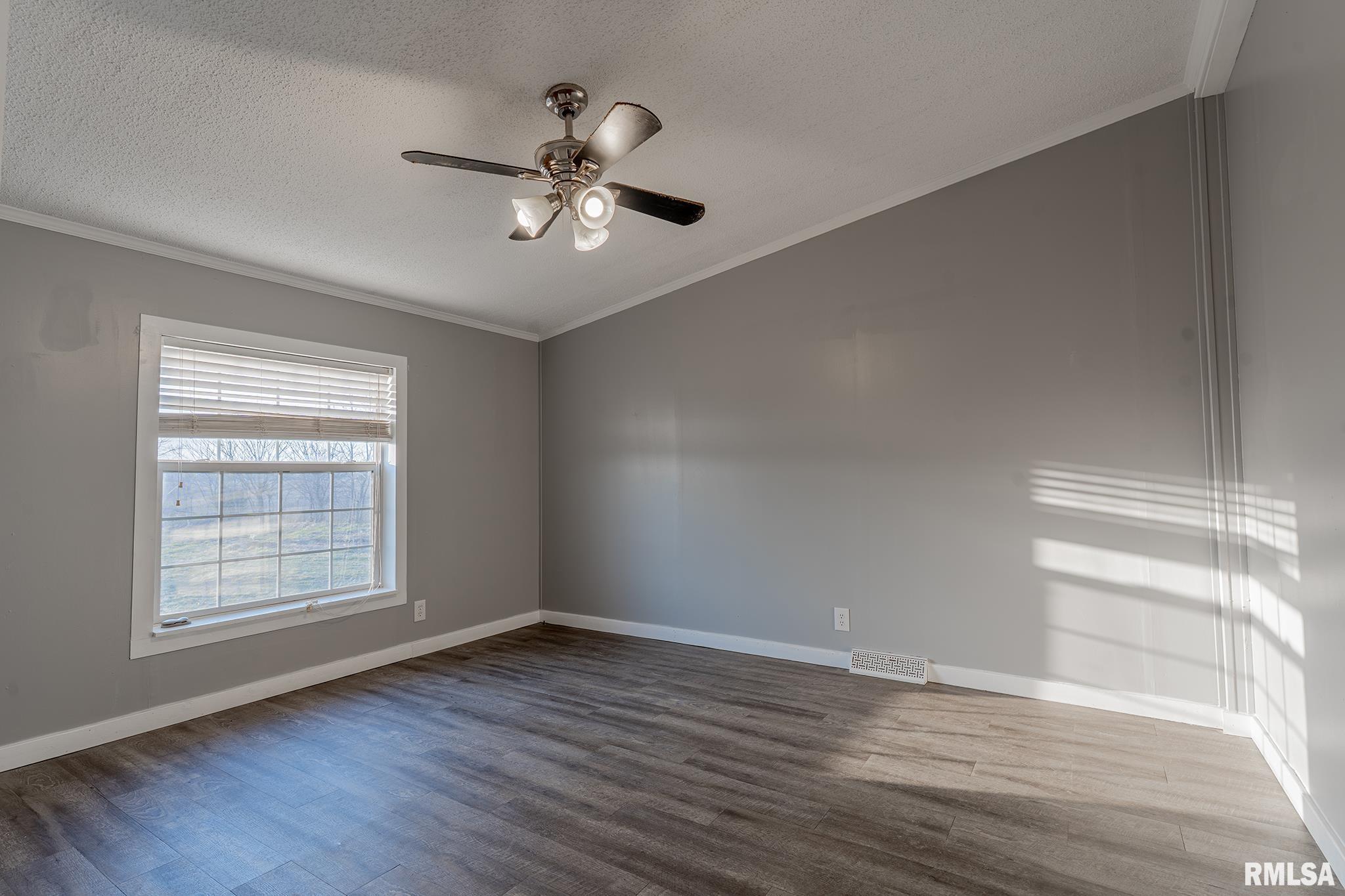 1987 Charleston Road Salem, IL 62881 - Photo 30 of 39