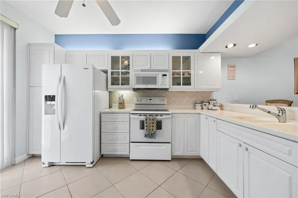 $329,000 | 2325 Hidden Lake Drive, Unit 3809, Naples, FL 34112