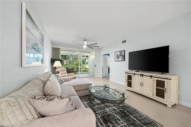 $375,000 | 2325 Hidden Lake Drive, Unit 3809, Naples, FL 34112