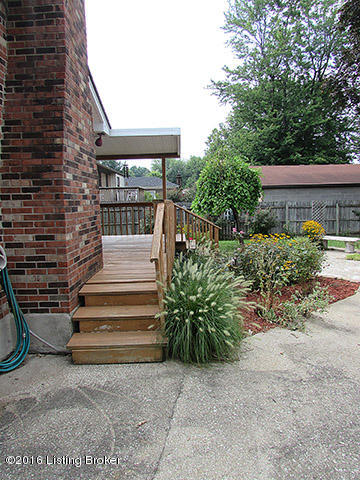 4525 Sandhill Road Louisville, KY 40219 - Photo 3 of 28 IMG_0704