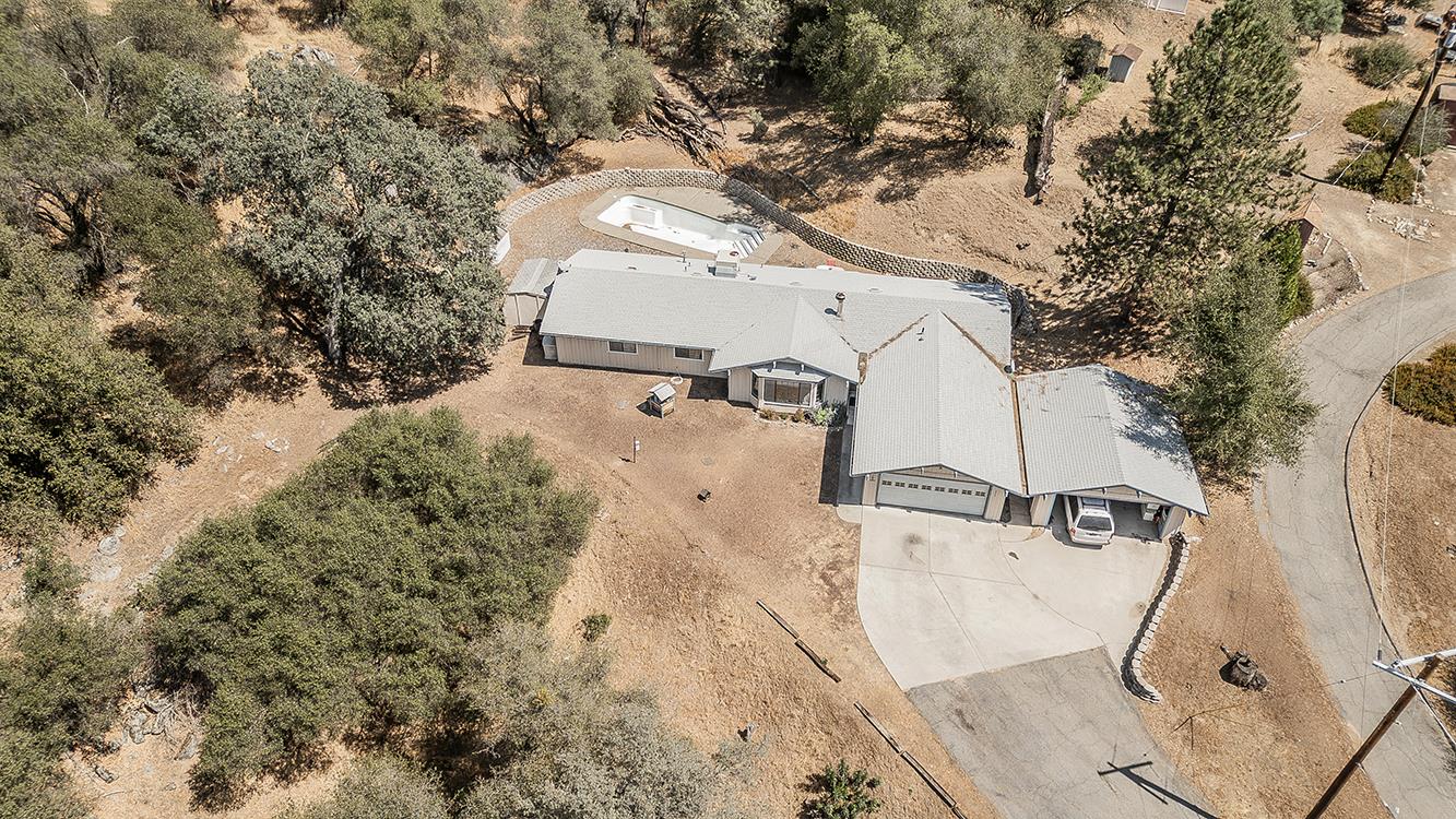 40237 Alerna Way Oakhurst, CA 93644 - Photo 20 of 23 Gallery Image 20