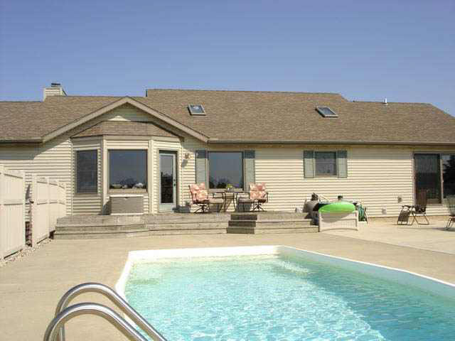 2019 East 8 Square Road Warsaw, IN 46582 - Photo 3 of 25