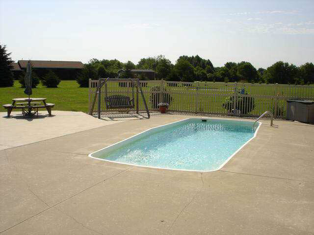 2019 East 8 Square Road Warsaw, IN 46582 - Photo 4 of 25