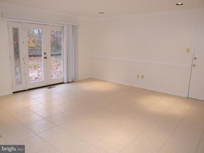 8901 Boxford Court Laurel, MD 20708 - Photo 9 of 19 Kitchen/Dining Room