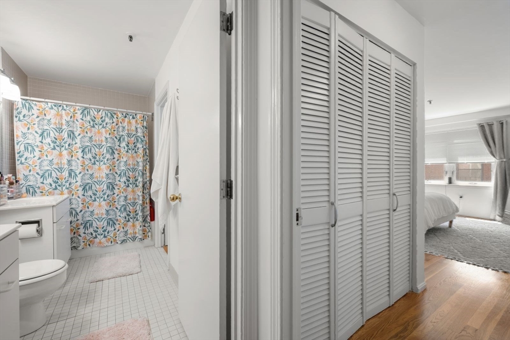 350 North Street, Unit 403 Boston, MA 02113 - Photo 14 of 31