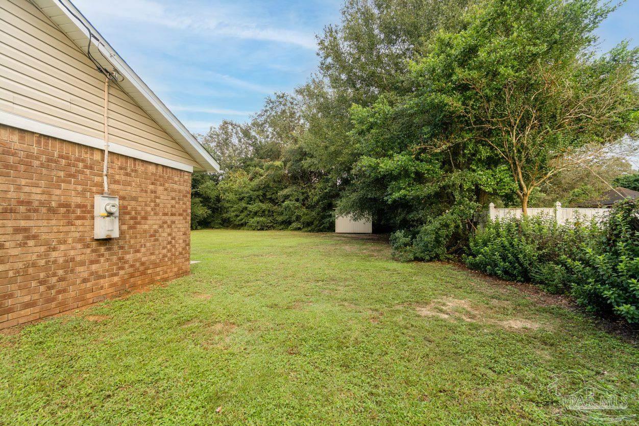 7466 Woodside Road Pensacola, FL 32526 - Photo 27 of 32 Peaceful yard