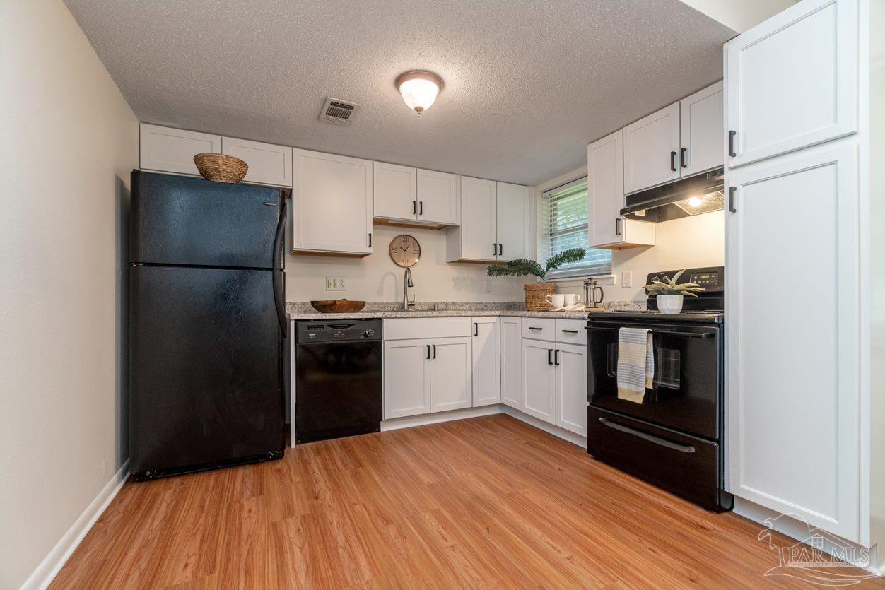 7466 Woodside Road Pensacola, FL 32526 - Photo 9 of 32 Gallery Image 9