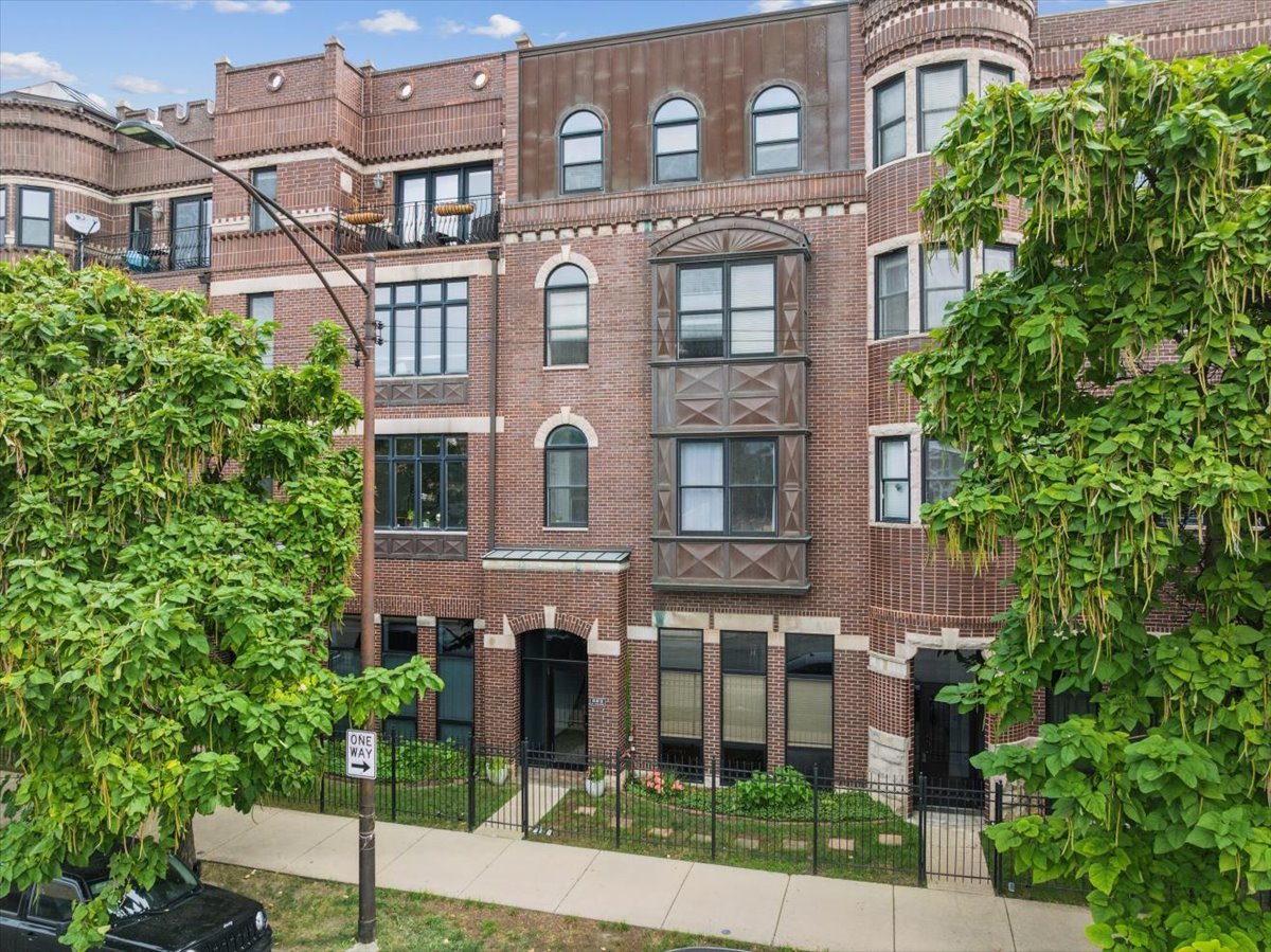 523 North Racine Avenue, Unit 1 Chicago, IL 60642 - Photo 29 of 29 Gallery Image 29