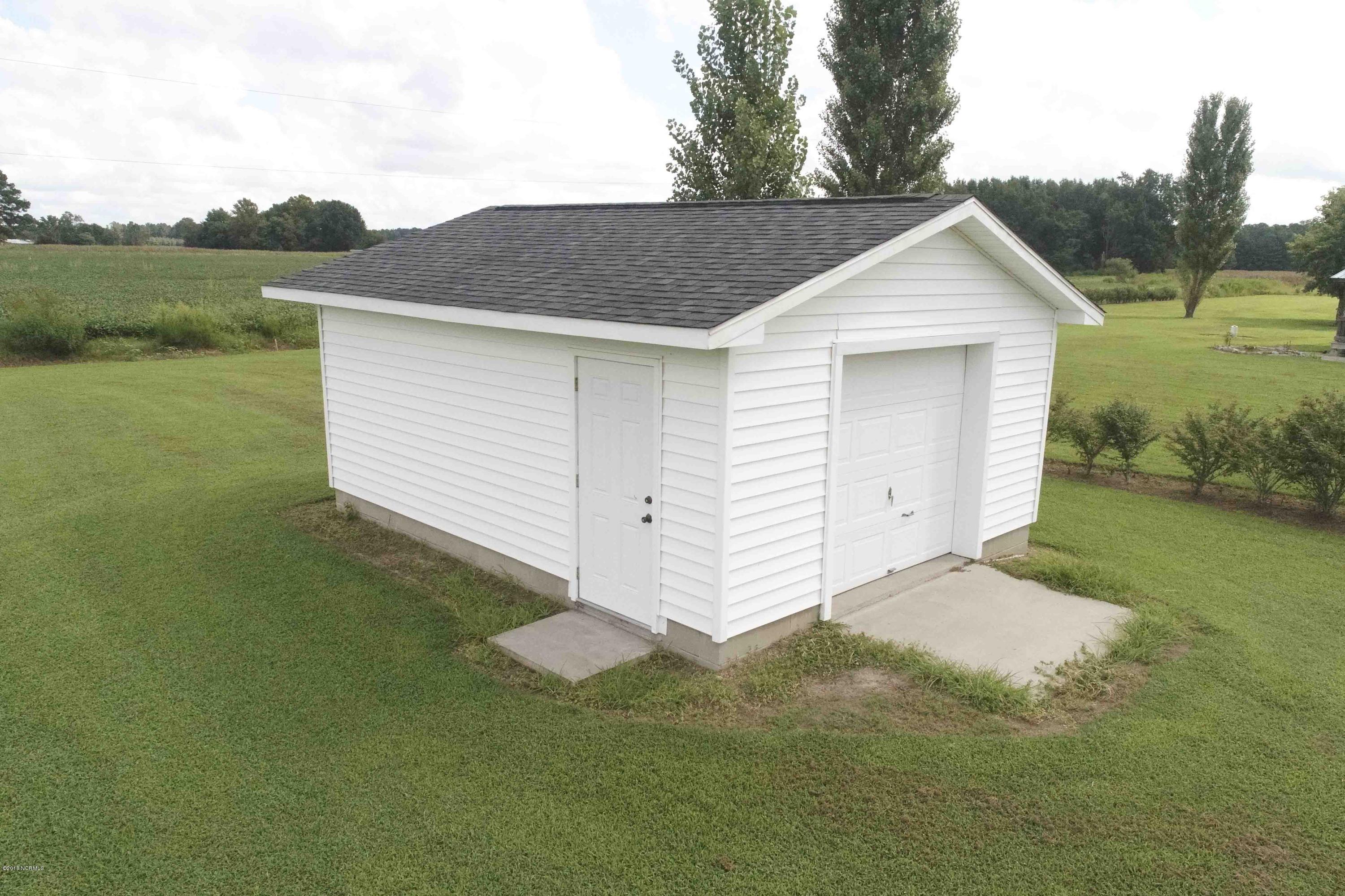 4411 Pleasant Plain Road Ayden, NC 28513 - Photo 15 of 44 4411 Pleasant Plain Rd015