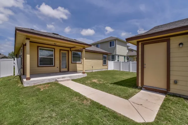 $2,200 | 18401 Friendship Hill Drive, Pflugerville, TX 78660