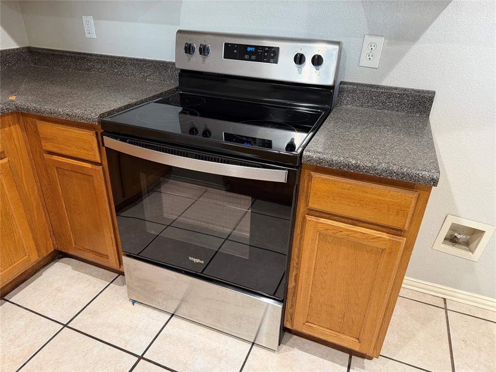 4029 Preferred Place Dallas, TX 75237 - Photo 8 of 29