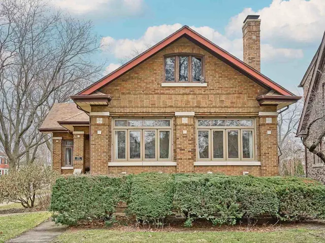 $519,000 | 10101 South Hoyne Avenue, Chicago, IL 60643