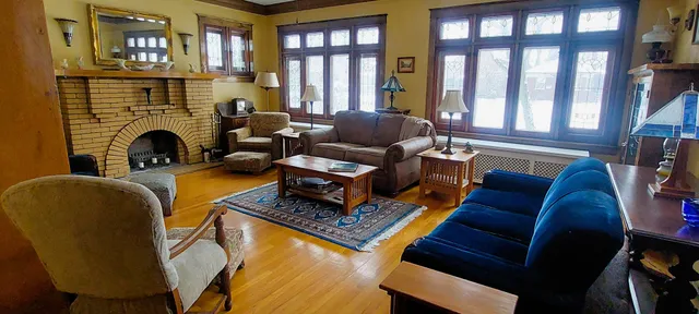 $519,000 | 10101 South Hoyne Avenue, Chicago, IL 60643