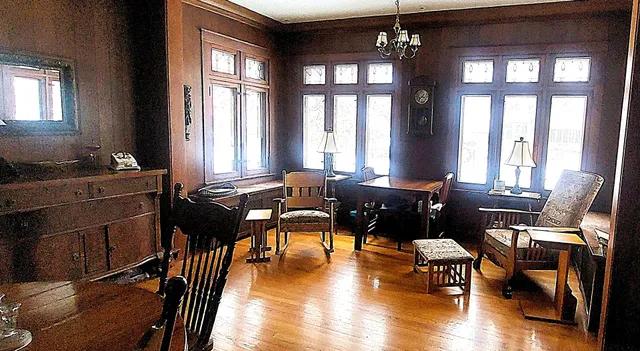 $519,000 | 10101 South Hoyne Avenue, Chicago, IL 60643