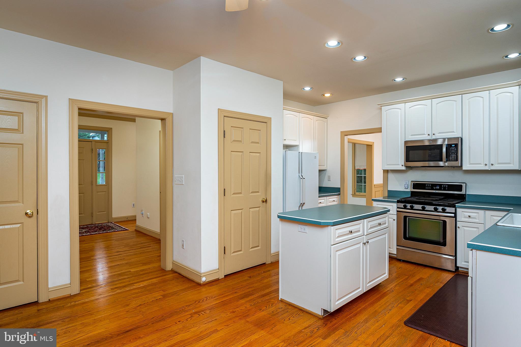 5311 Kerger Road Ellicott City, MD 21043 - Photo 12 of 40 Kitchen