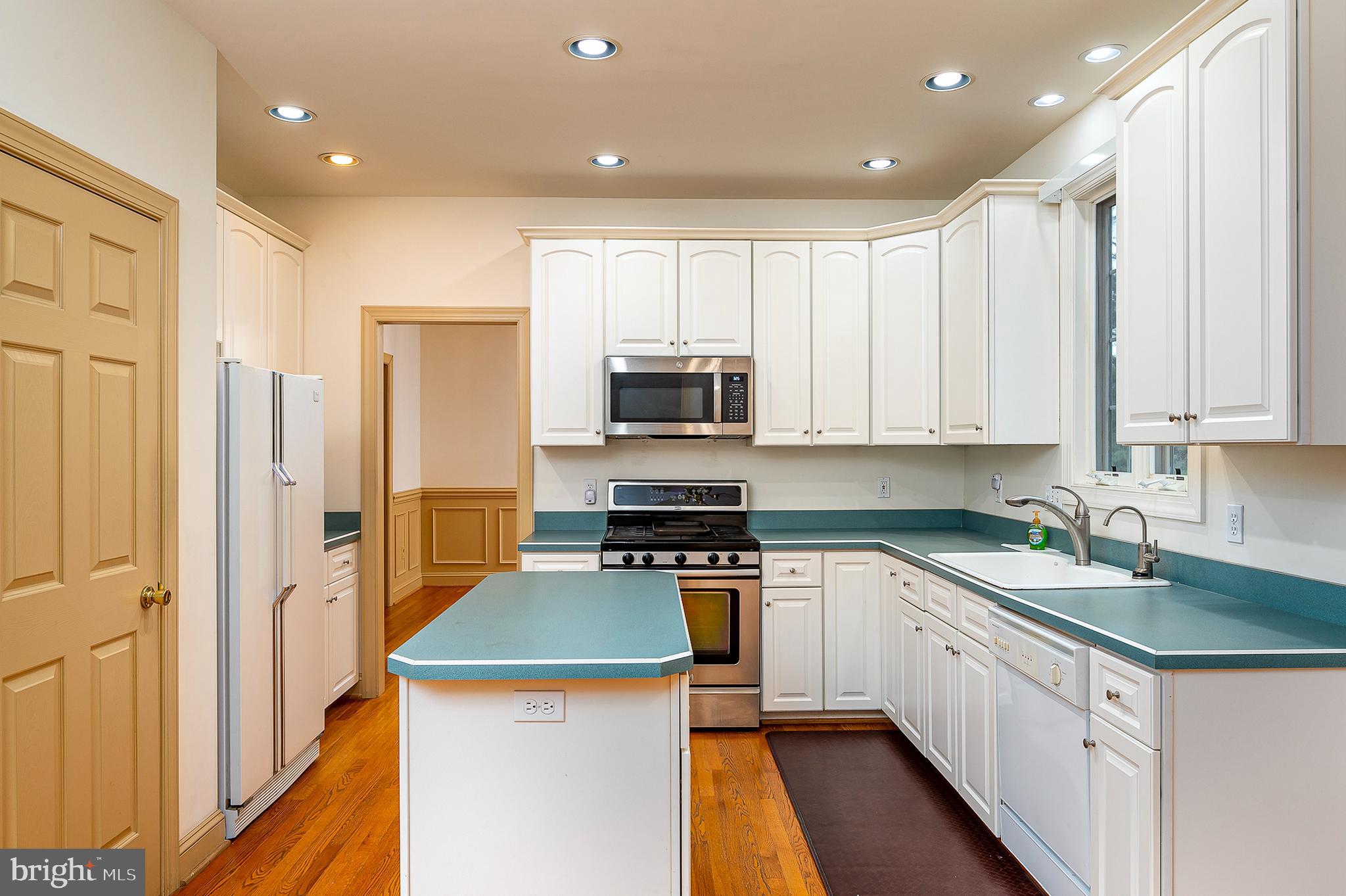 5311 Kerger Road Ellicott City, MD 21043 - Photo 13 of 40 Kitchen
