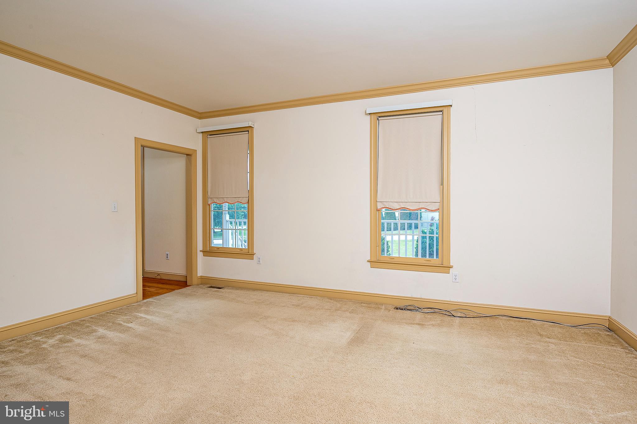 5311 Kerger Road Ellicott City, MD 21043 - Photo 7 of 40 Living Room