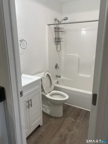 $1,650 | 19 Railroad Avenue, Beacon Falls, CT 06403