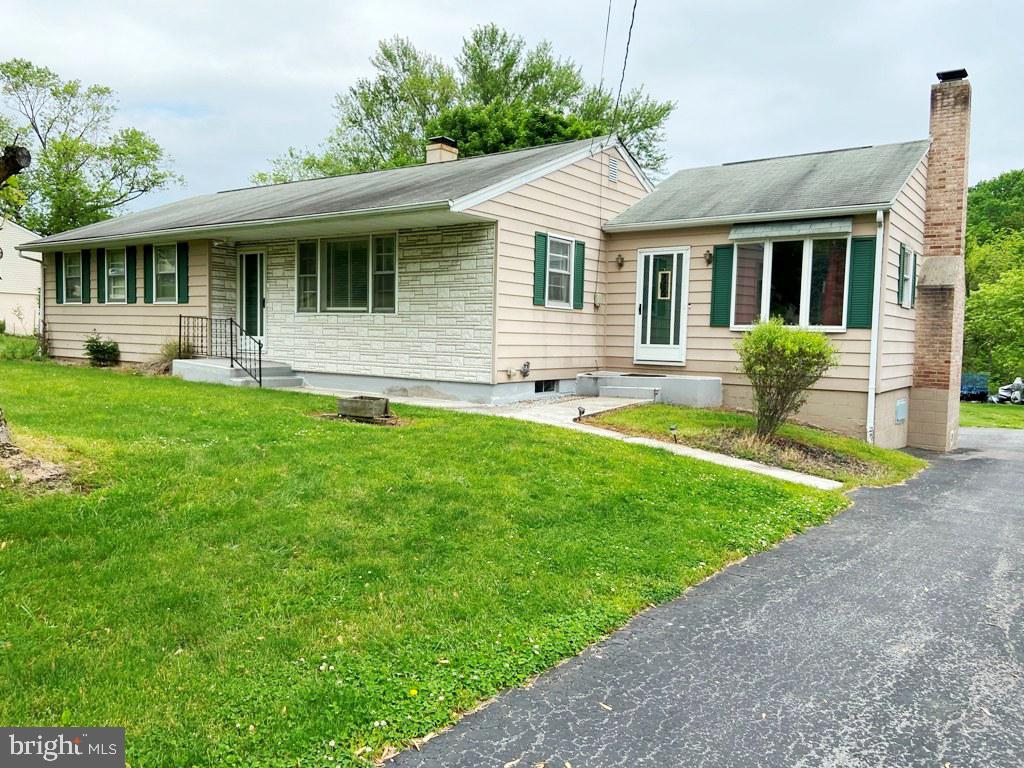 2631 Spring Road Carlisle, PA 17013 - Photo 2 of 23 Gallery Image 2