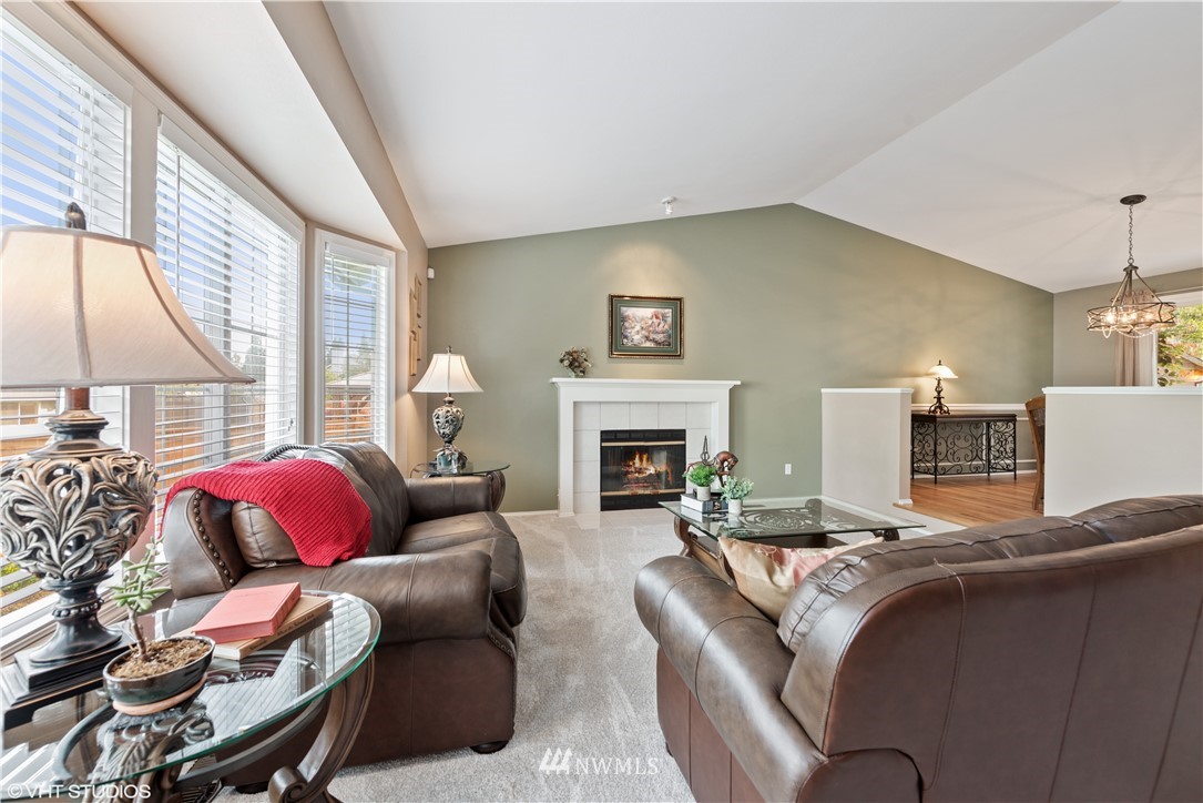18 199th Street Southeast Bothell, WA 98012 - Photo 2 of 23