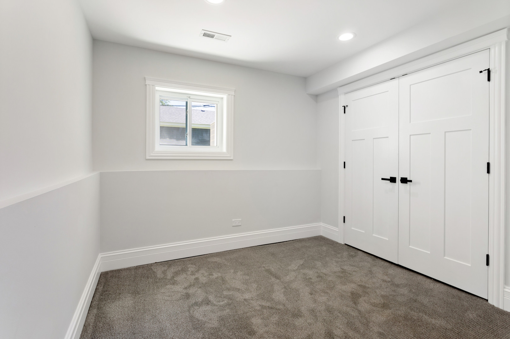 2743 North Ridgeway Avenue Chicago, IL 60647 - Photo 31 of 33 a view of an empty room with a window