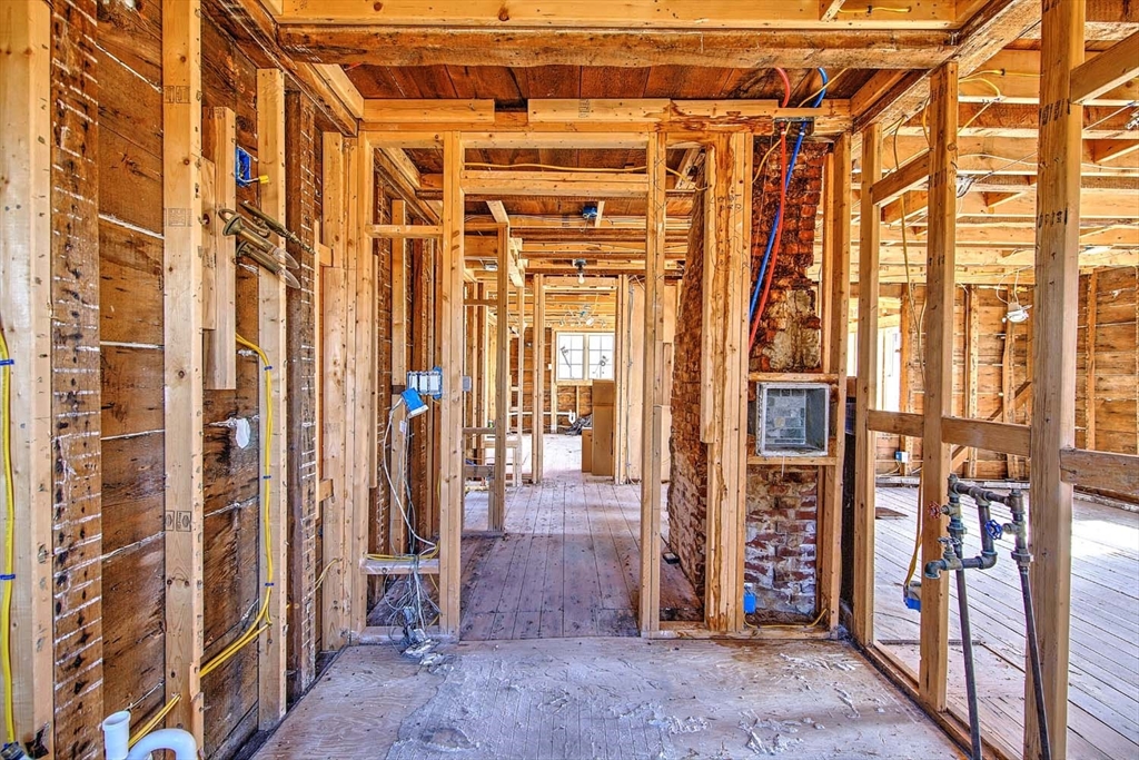 408 Hixbridge Road Westport, MA 02790 - Photo 16 of 35