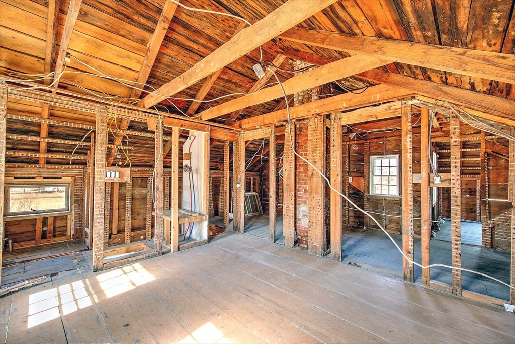 408 Hixbridge Road Westport, MA 02790 - Photo 18 of 35 a view of an front door