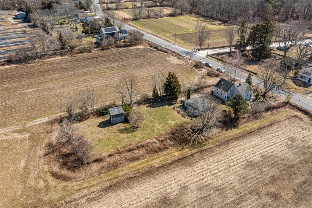 408 Hixbridge Road Westport, MA 02790 - Photo 34 of 35 a view of a backyard of a house