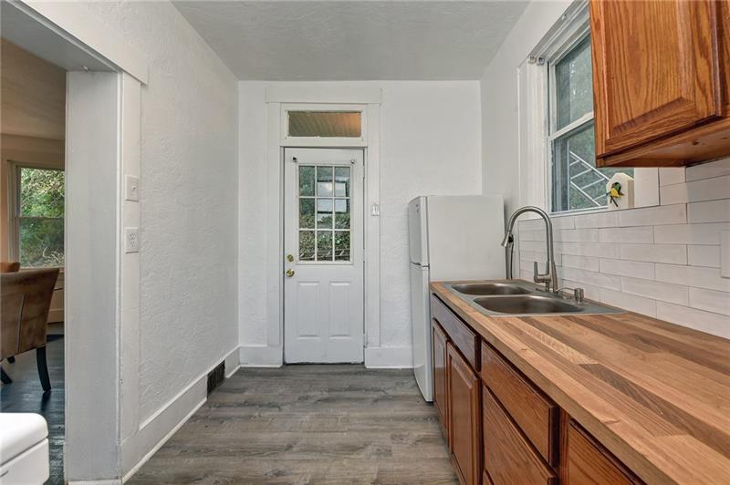 1548 Rutherford Avenue Pittsburgh, PA 15216 - Photo 14 of 24 Gallery Image 14