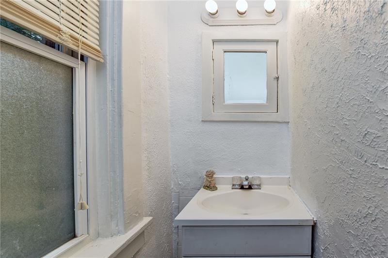 1548 Rutherford Avenue Pittsburgh, PA 15216 - Photo 21 of 24 Gallery Image 21