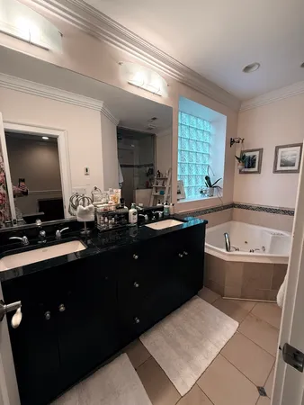 $4,500 | 1037 West Monroe Street, Unit 2, Chicago, IL 60607