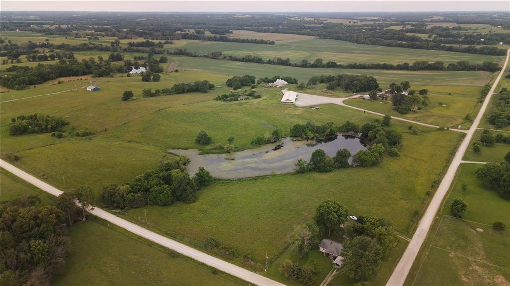 126 Southwest 400th Road Warrensburg, MO 64093 - Photo 2 of 47