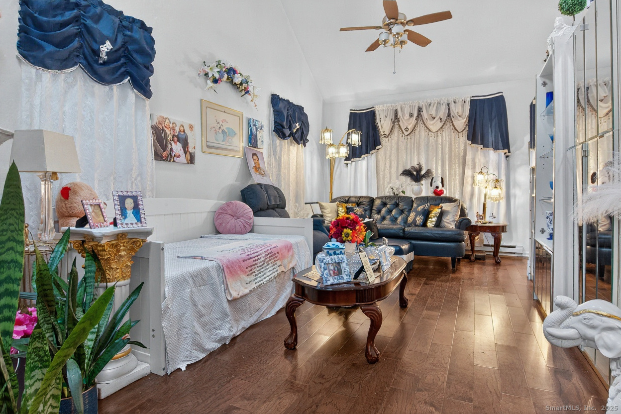 855 Oronoke Road, Unit 2 Waterbury, CT 06708 - Photo 2 of 12