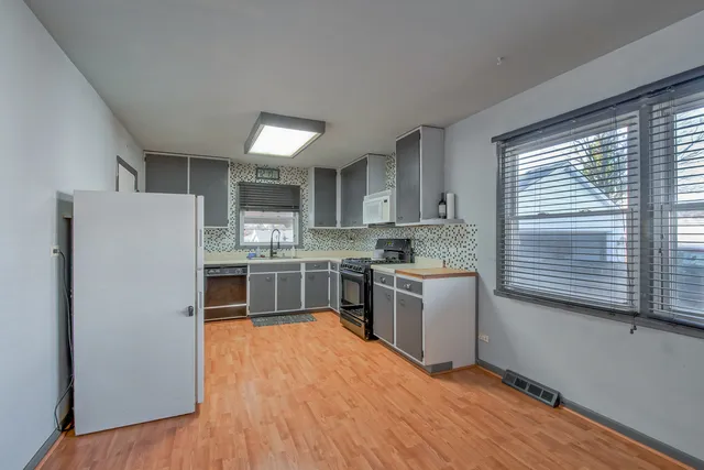 $309,500 | 419 Glen Avenue, West Chicago, IL 60185