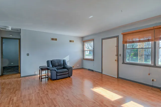 $309,500 | 419 Glen Avenue, West Chicago, IL 60185