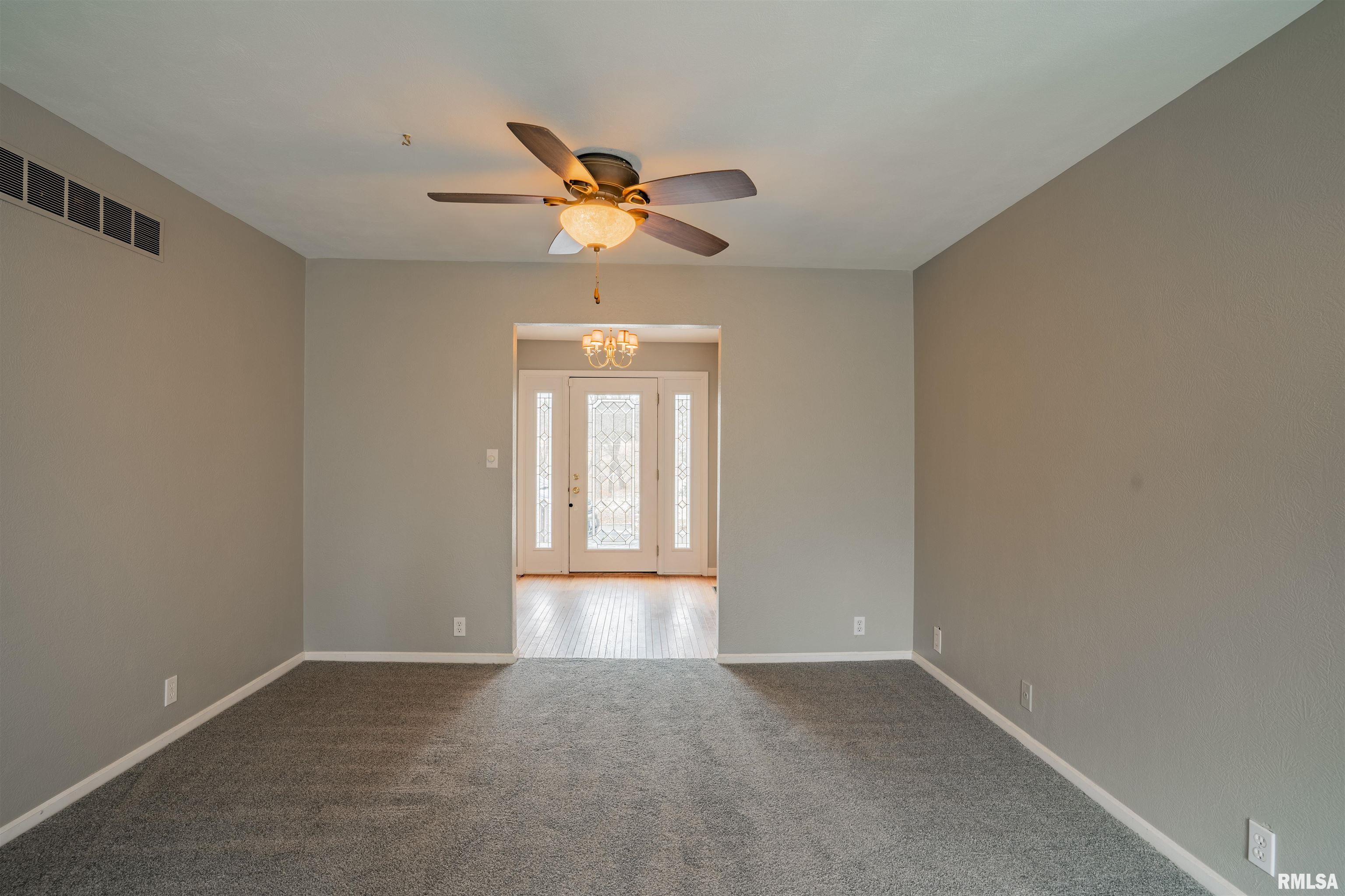 247 Town Hall Road Metamora, IL 61548 - Photo 4 of 37