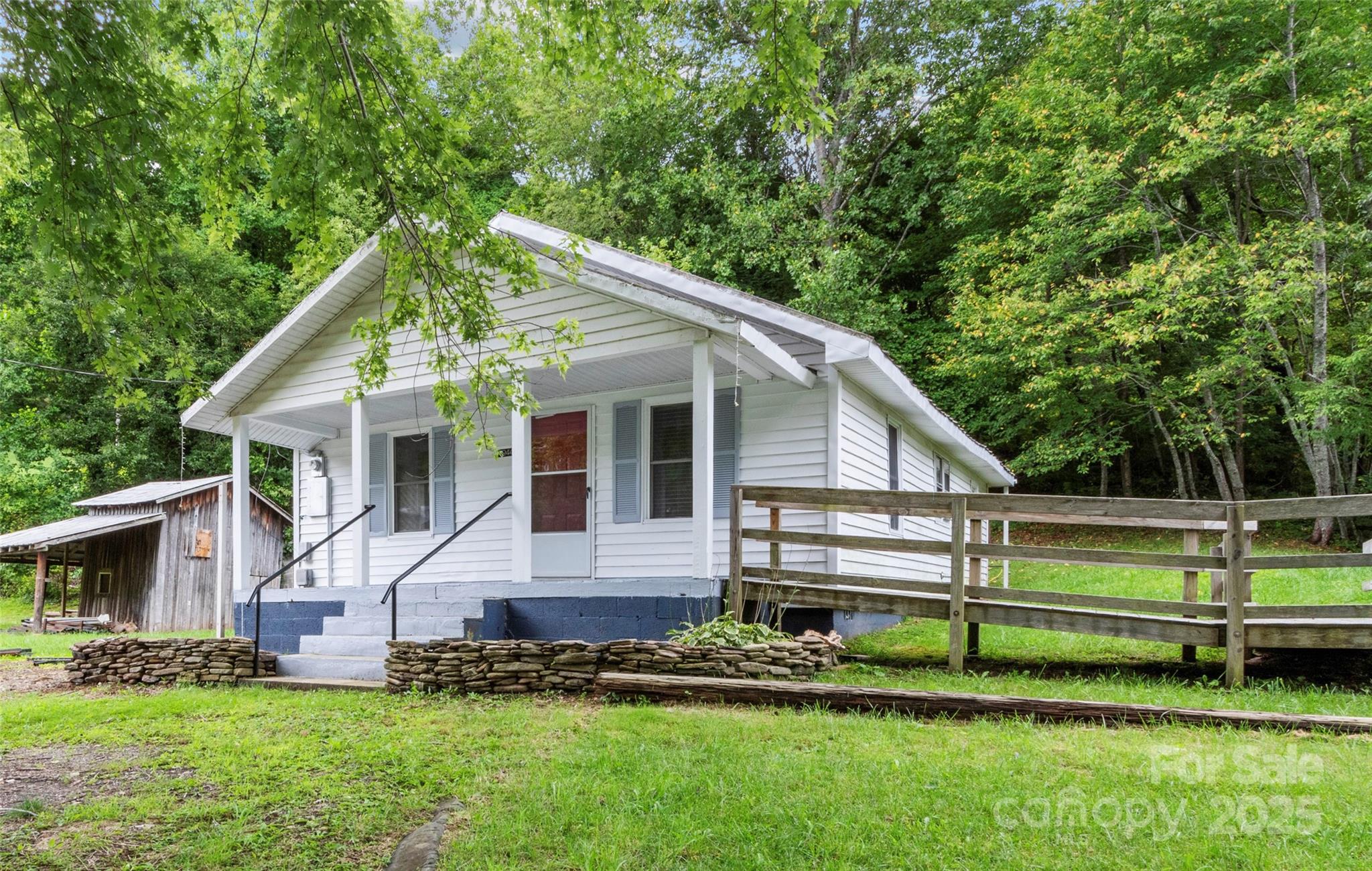 944 Georges Fork Road Burnsville, NC 28714 - Photo 2 of 20