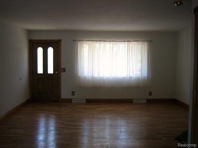 2485 Clark Road Lapeer, MI 48446 - Photo 5 of 13 Livingroom.JPG