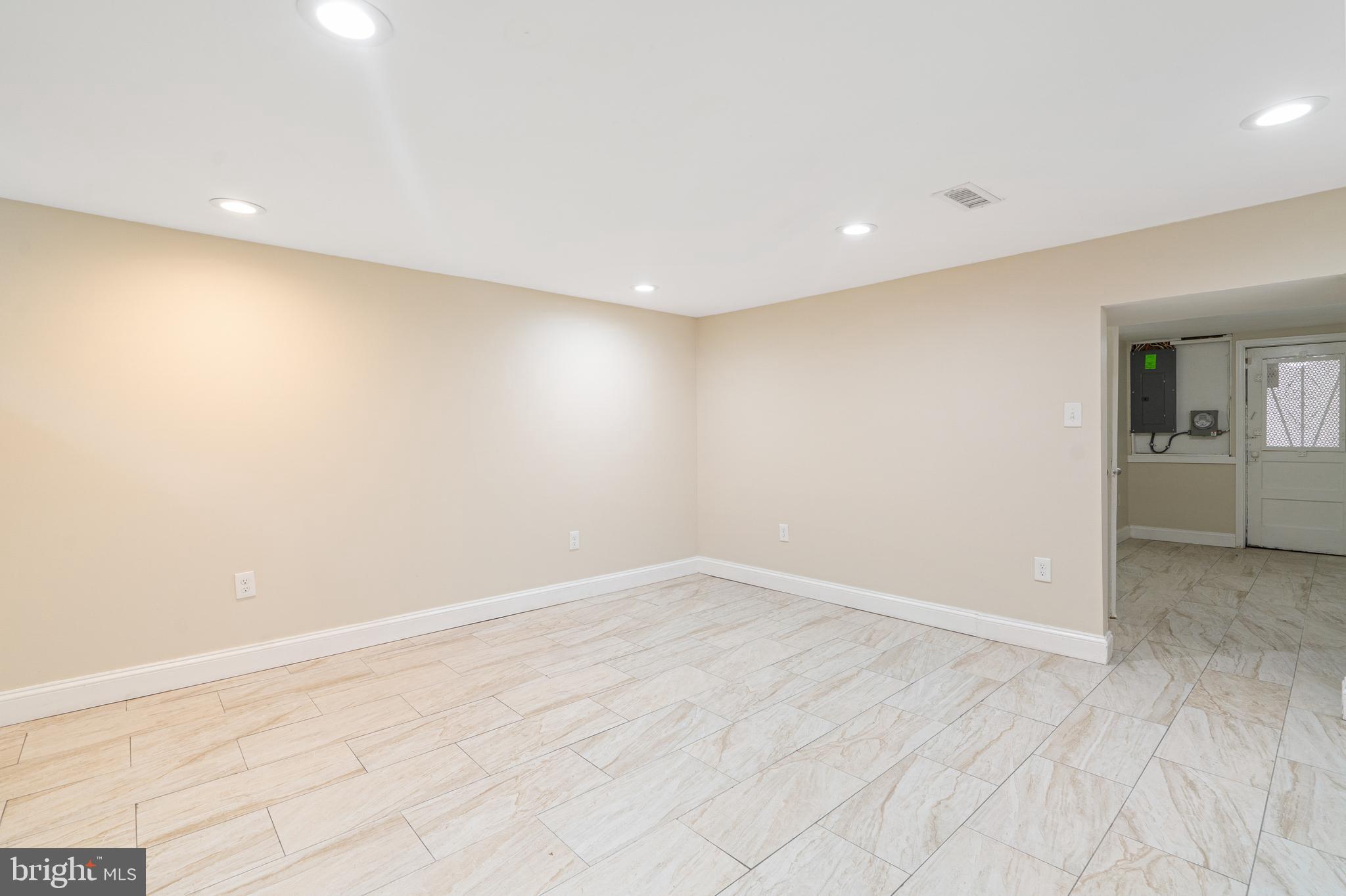2219 Monticello Road Baltimore, MD 21216 - Photo 15 of 36