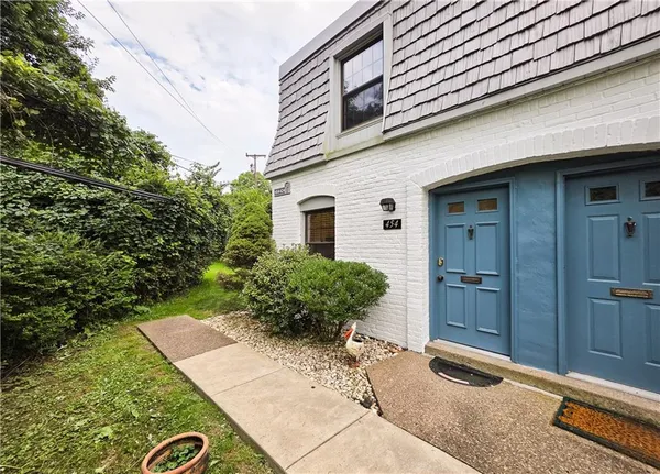 $1,500 | 454 Country View Court, Pittsburgh, PA 15205
