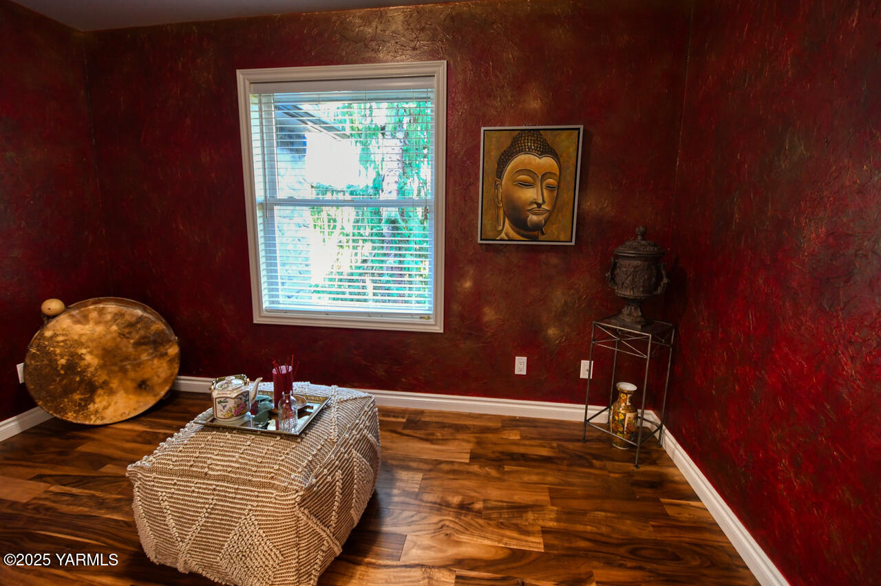 15783 Fisk Road Yakima, WA 98908 - Photo 42 of 61 2nd office/yoga/flex space