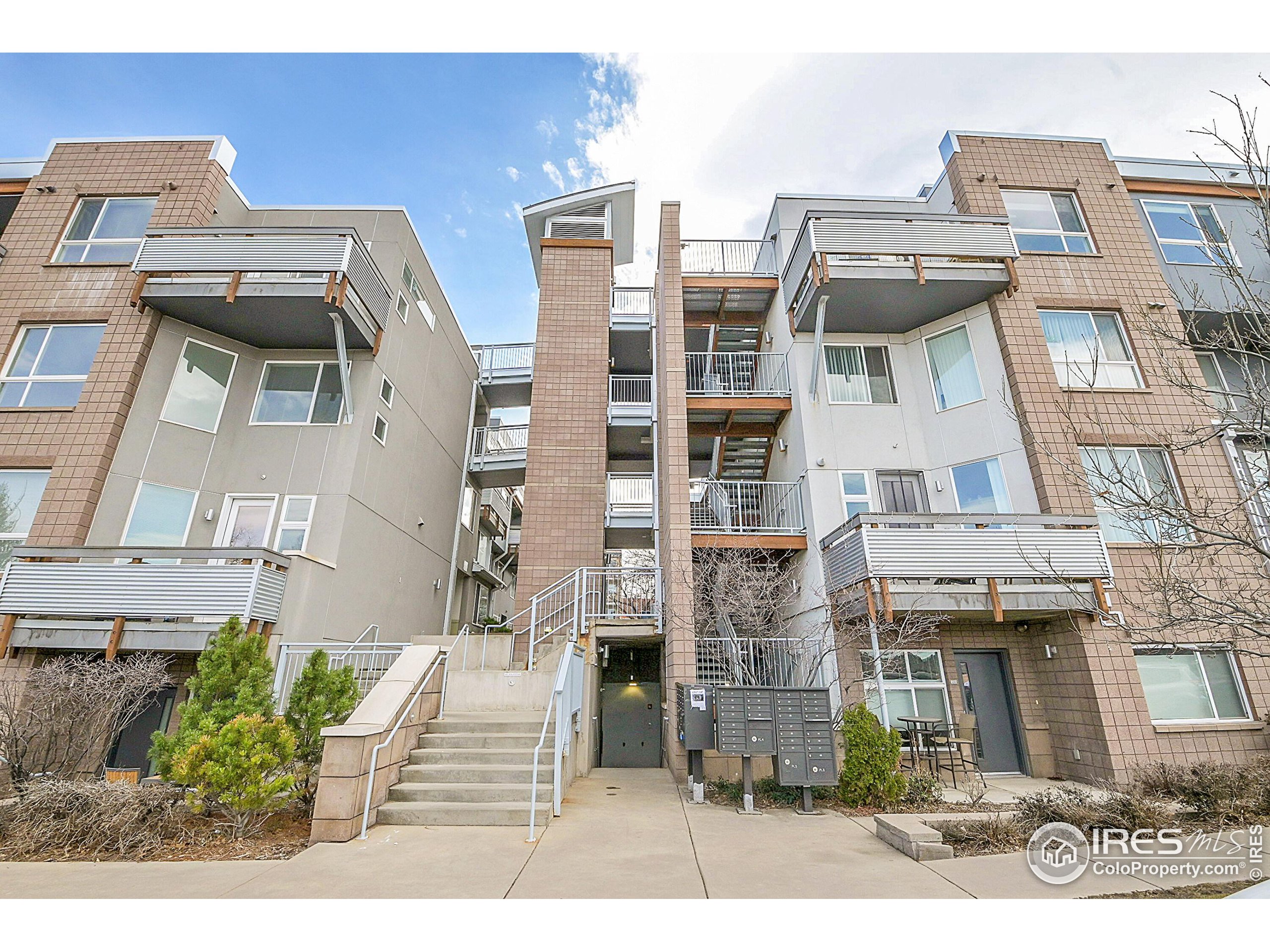 2810 East College Ave Unit 305