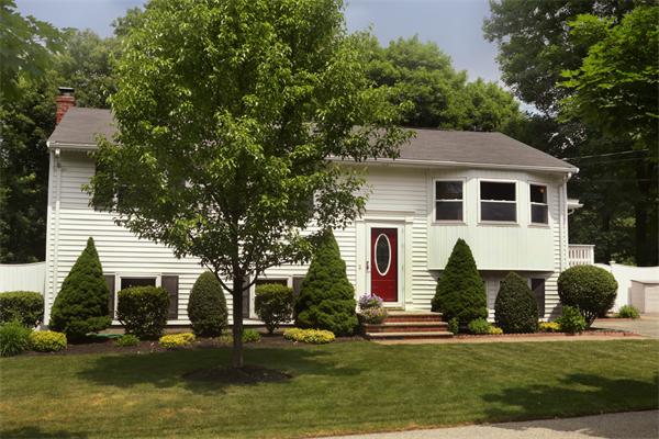 5 Fuller Road Middleton, MA 01949 - Photo 1 of 28 Gallery Image 1