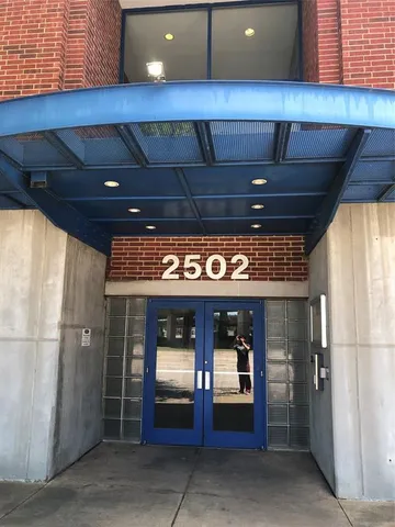 $1,325 | 2502 Live Oak Street, Unit 203, Dallas, TX 75204