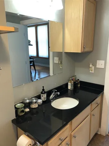 $1,325 | 2502 Live Oak Street, Unit 203, Dallas, TX 75204