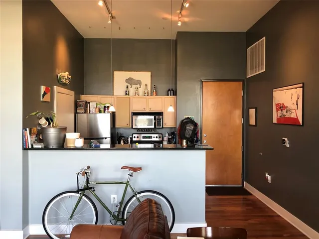 $1,325 | 2502 Live Oak Street, Unit 203, Dallas, TX 75204