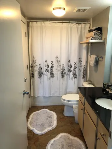 $1,325 | 2502 Live Oak Street, Unit 203, Dallas, TX 75204