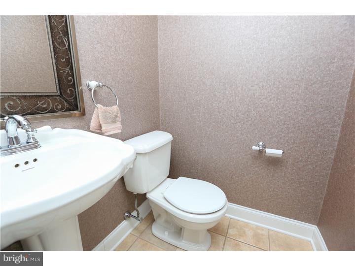 243 Byberry Road Philadelphia, PA 19116 - Photo 4 of 21 Gallery Image 4