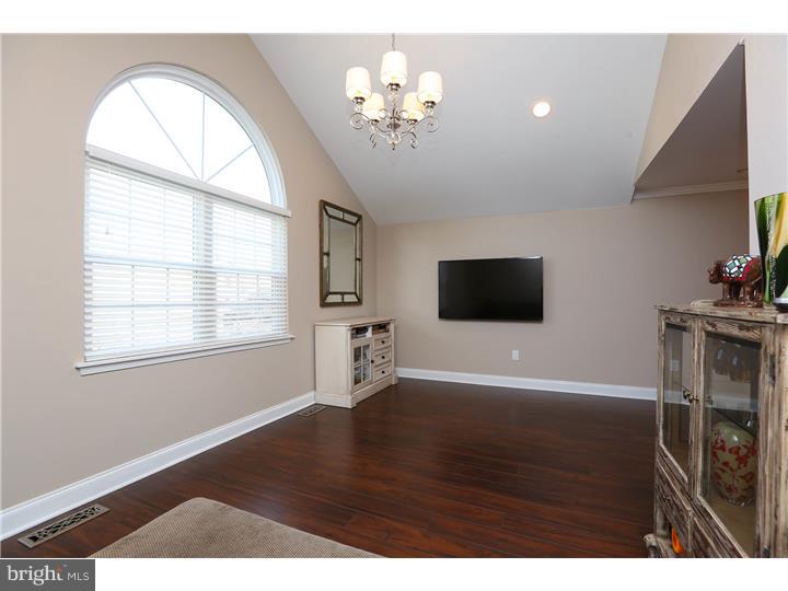 243 Byberry Road Philadelphia, PA 19116 - Photo 9 of 21 Gallery Image 9